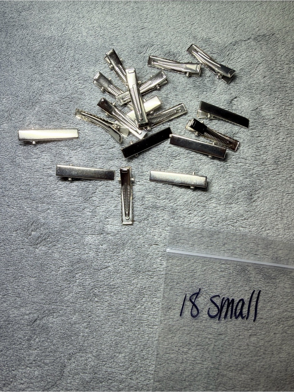 Silver Hair clips. Alligator clips in 4 sizes and 2 styles of snap clips. - Picture 4 of 7